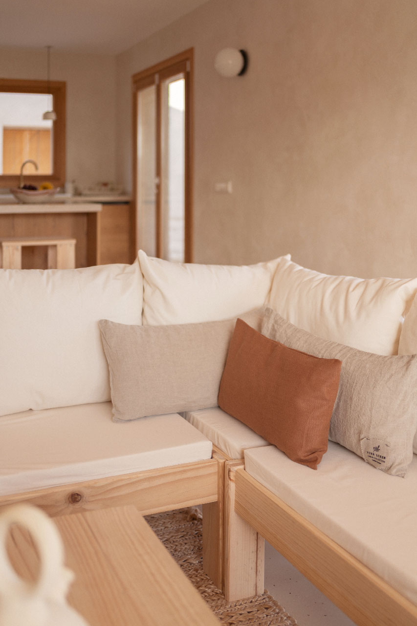 Imagen de ambiente 4 para:Sof&aacute; modular de madera natural