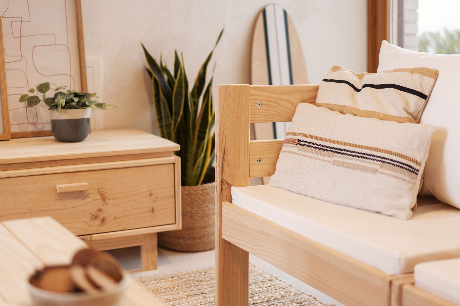Imagen de ambiente 4 para:Sof&aacute; de madera para sala de estar