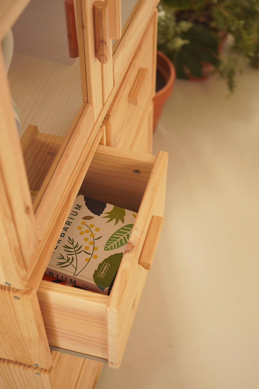 Imagen de ambiente 4 para:Vitrina con cajonera