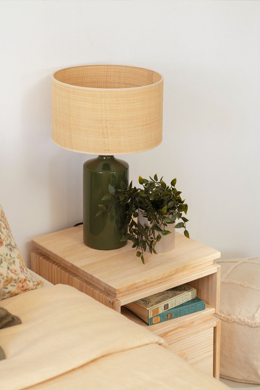 Imagen de ambiente 4 para:Mesita de noche de dise&ntilde;o de madera natural