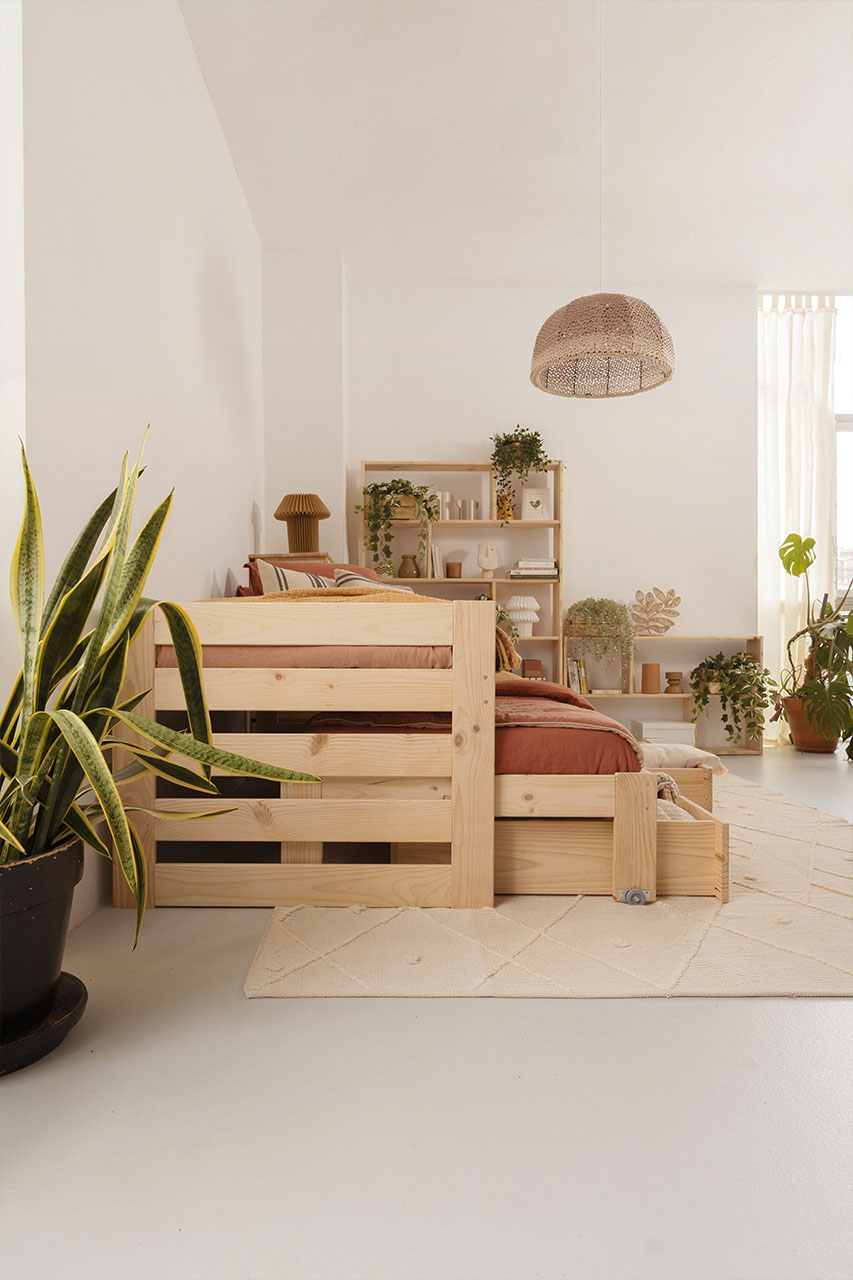 Imagen de ambiente 4 para:Cama extra&iacute;ble de tres niveles con cajones