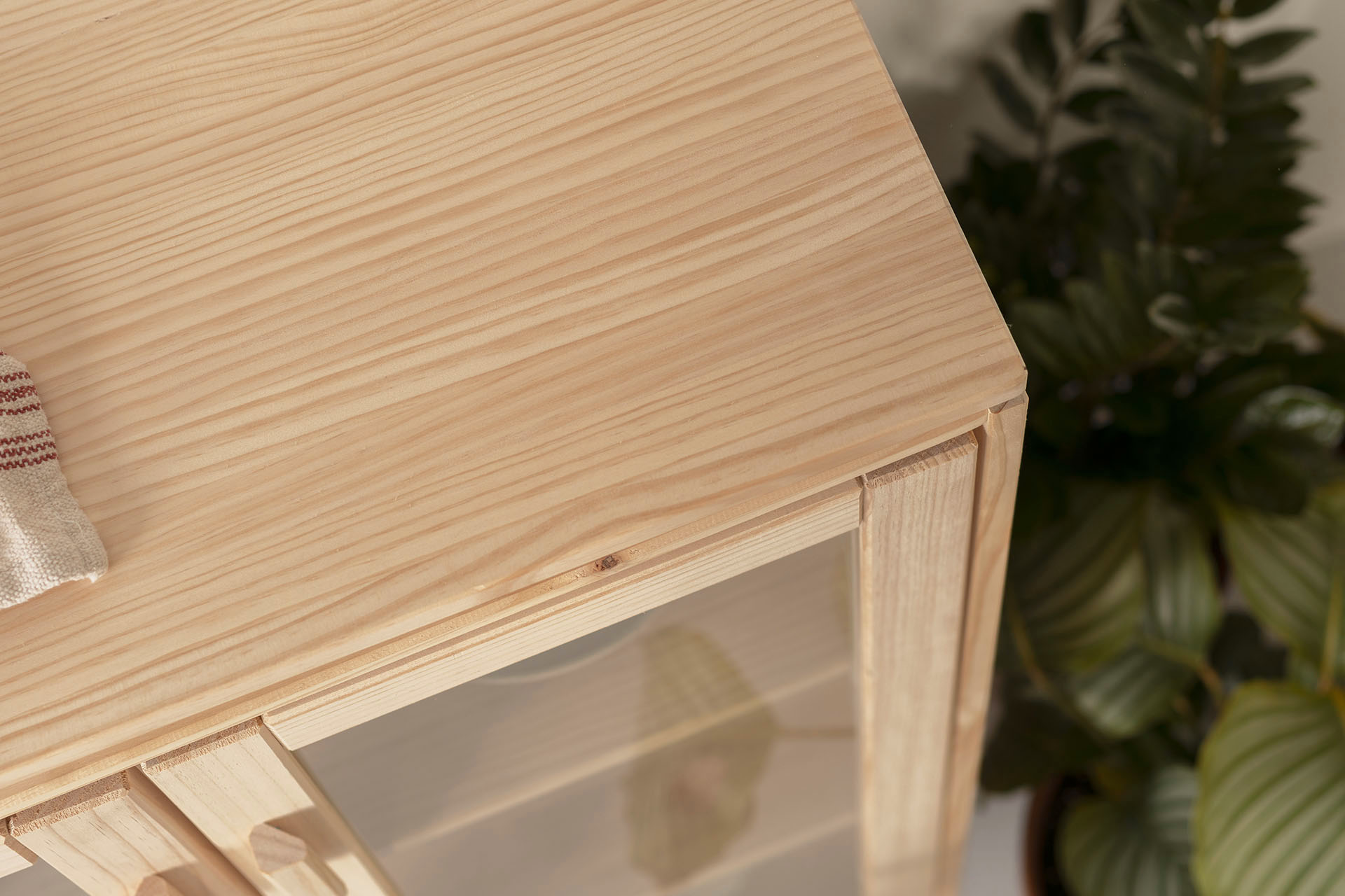 Imagen de ambiente 4 para:Vitrina modular de madera sostenible