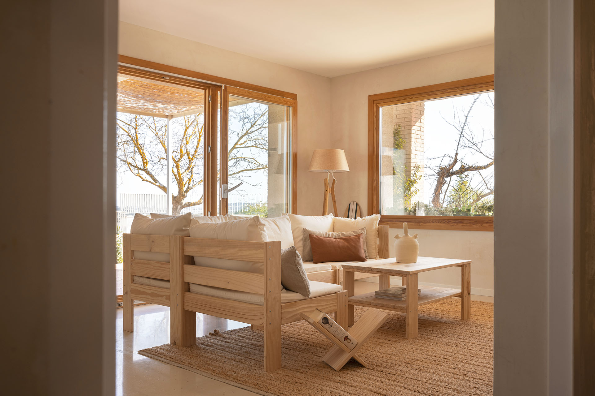Imagen de ambiente 4 para:Sill&oacute;n modular de madera maciza