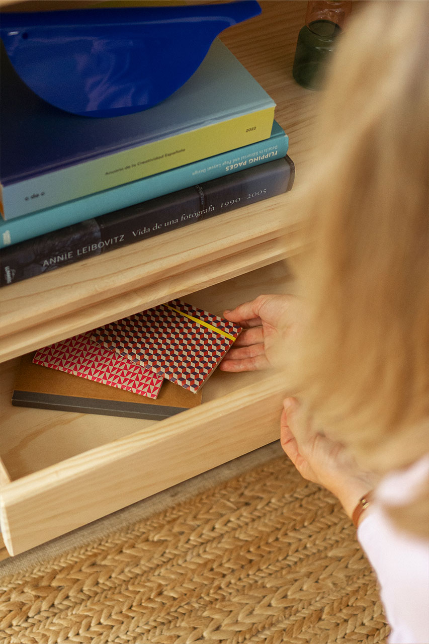 Imagen de ambiente 5 para:Estanter&iacute;a librer&iacute;a baja de madera natural