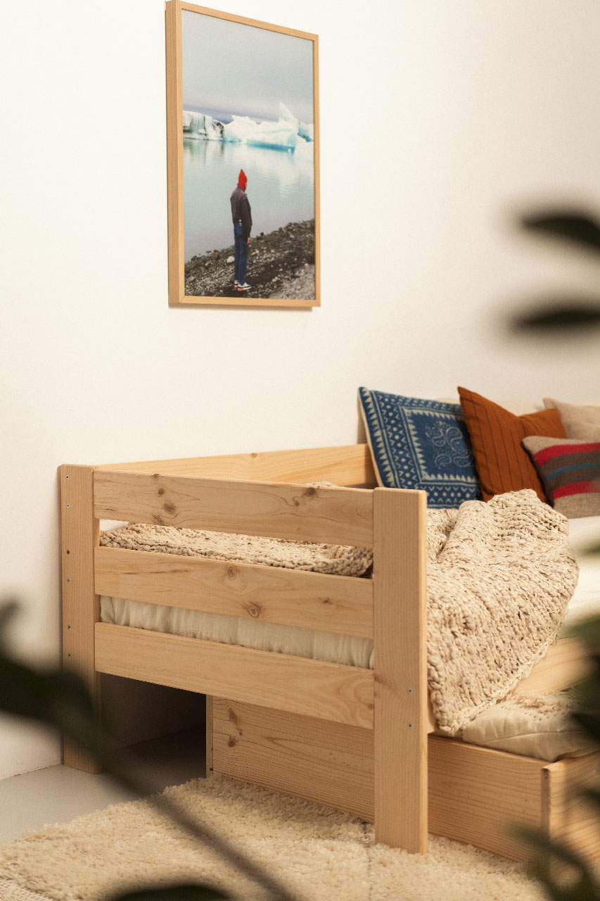 Imagen de ambiente 6 para:Div&aacute;n de madera natural con caj&oacute;n