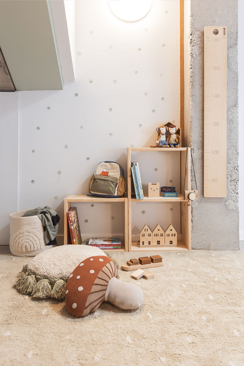 Imagen de ambiente 7 para:Estanter&iacute;a de madera natural