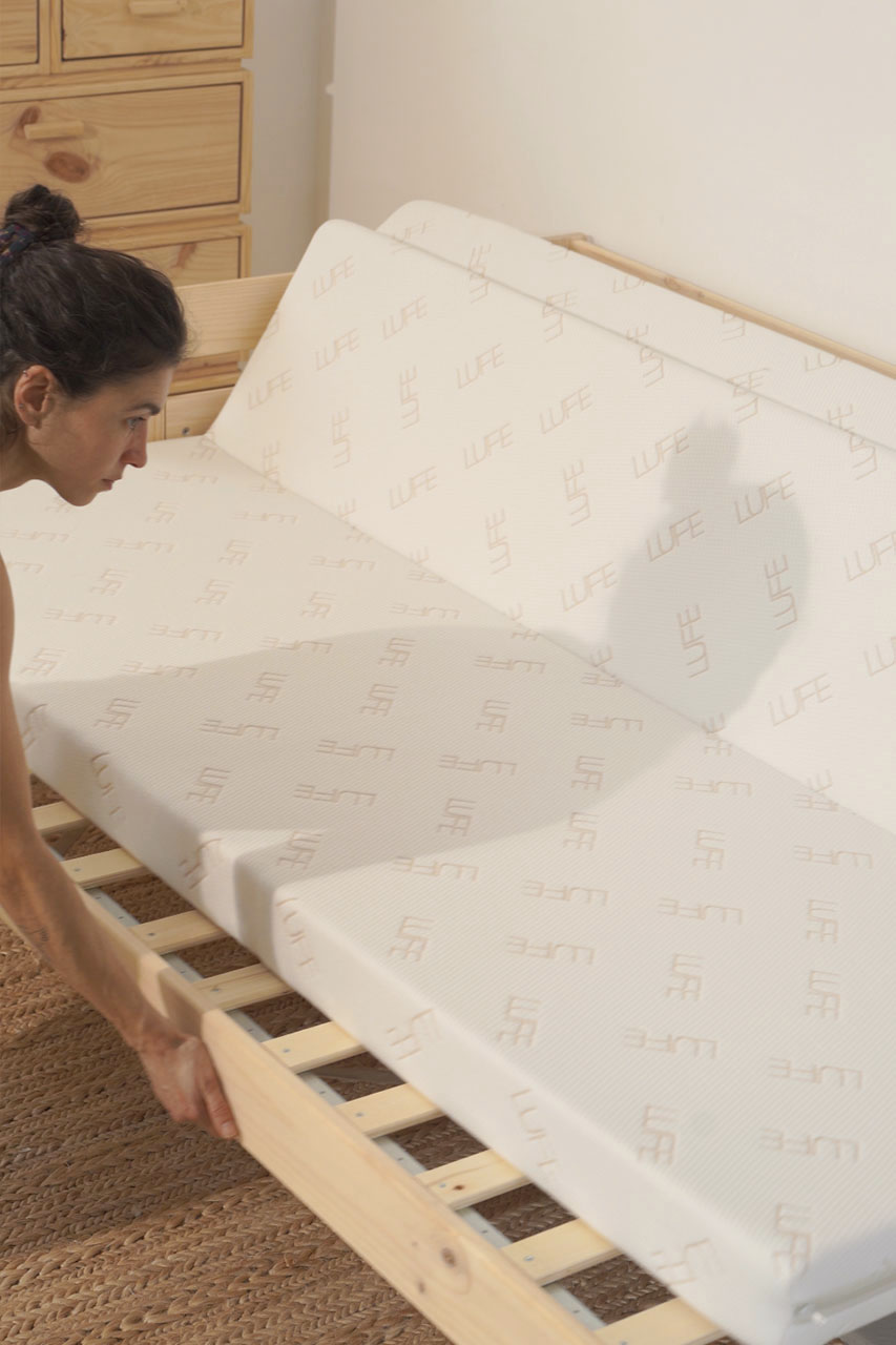 Imagen de ambiente 9 para:Sof&aacute; cama de madera natural