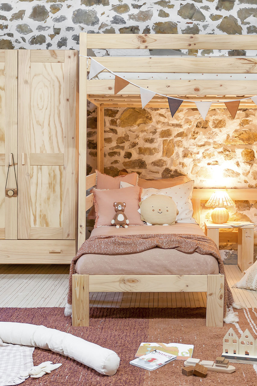 Imagen de ambiente 2 para:Cama alta de madera natural